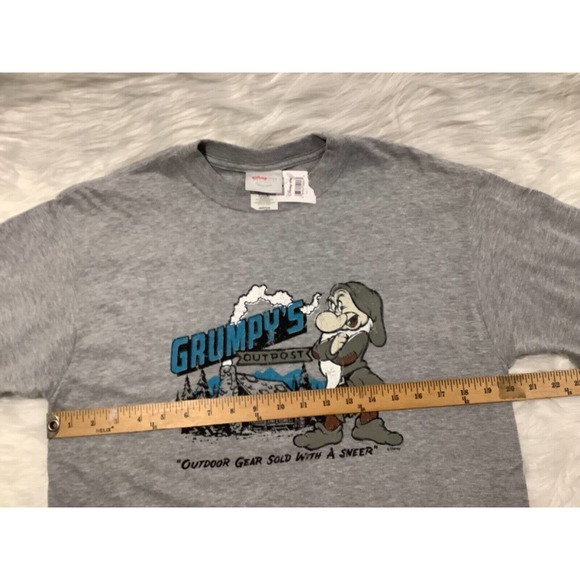 NWT Disney Store Sz M heather gray GRUMPY’S OUTPOST l/s unisex knit t-Shirt - Picture 4 of 8